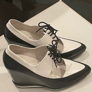 Kenneth Cole black sage lace up wedges